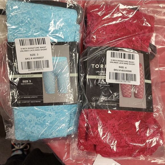 Torrid 9 Inch Comfort Waist Unlined Lace Bike Short - Picture 2 of 2